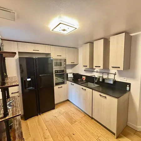 Grand Pour 8 Personnes Proche De Jaude Клермон-Ферран