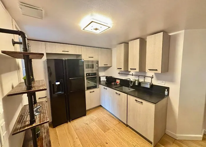 Grand Pour 8 Personnes Proche De Jaude Клермон-Ферран