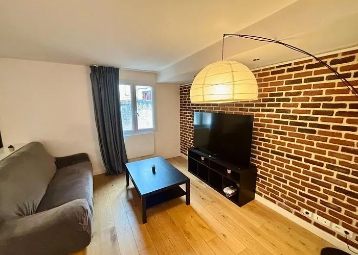 Grand Pour 8 Personnes Proche De Jaude * Клермон-Ферран