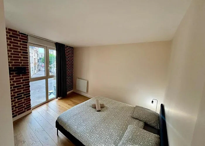 Grand Pour 8 Personnes Proche De Jaude *